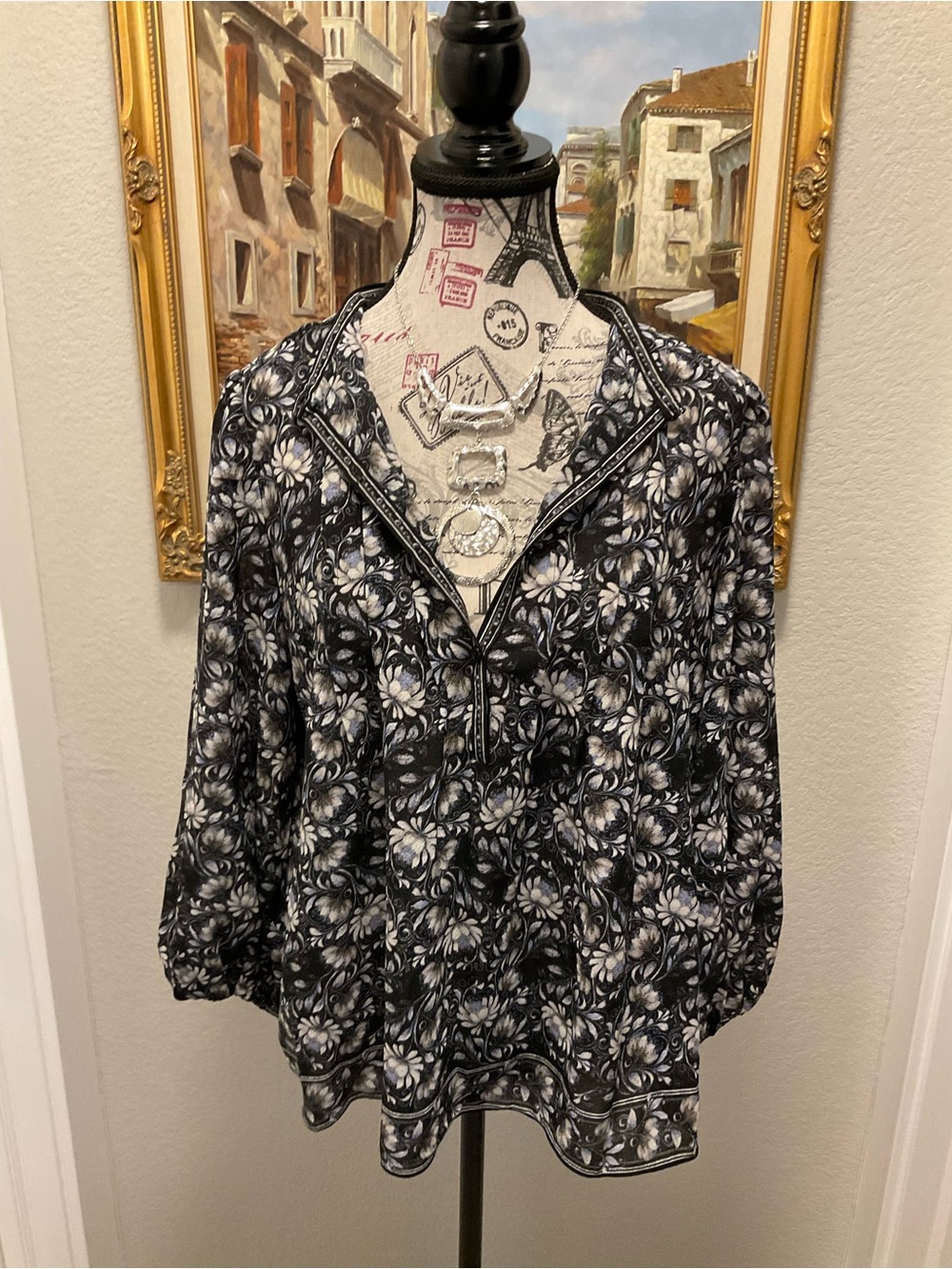 NWT Max Studio Black Floral V-Neck Blouse Sz S